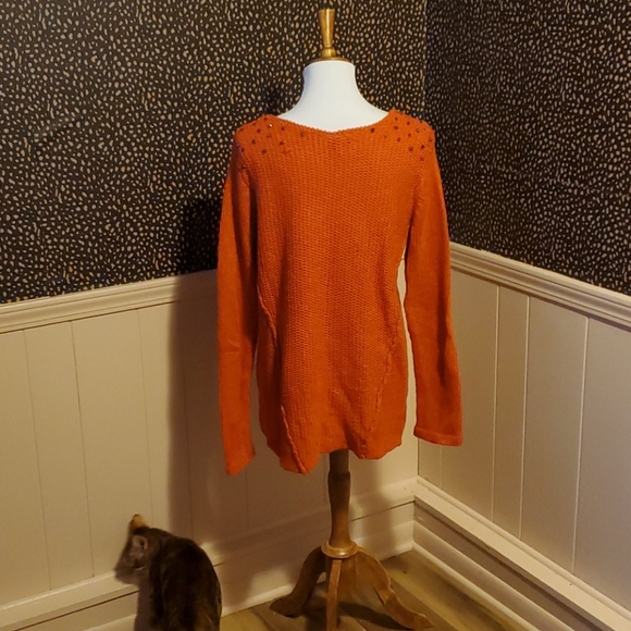 Orange sweater with beaded embellishments - Picture 3 of 3